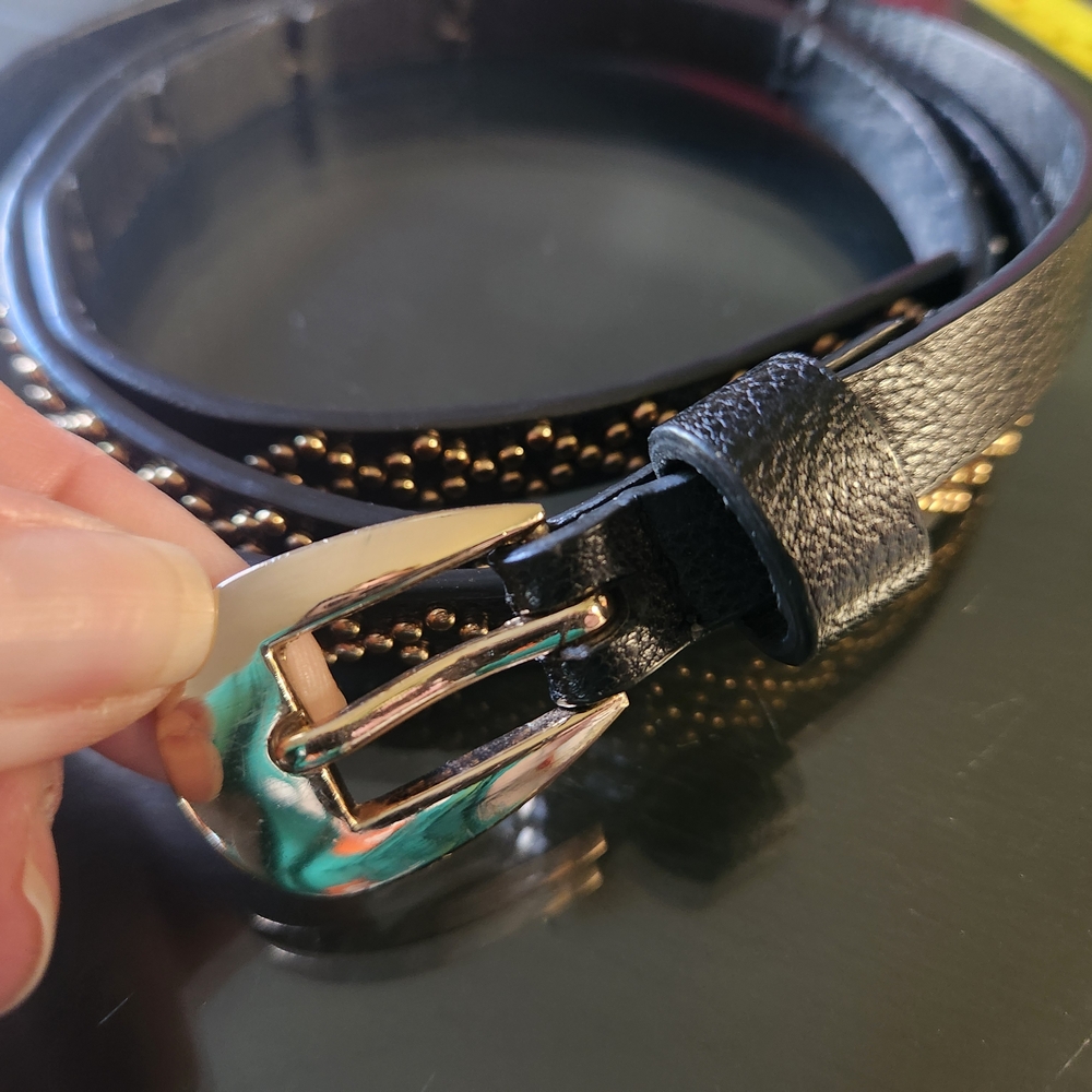 Stylish Black and Gold Men's Belt